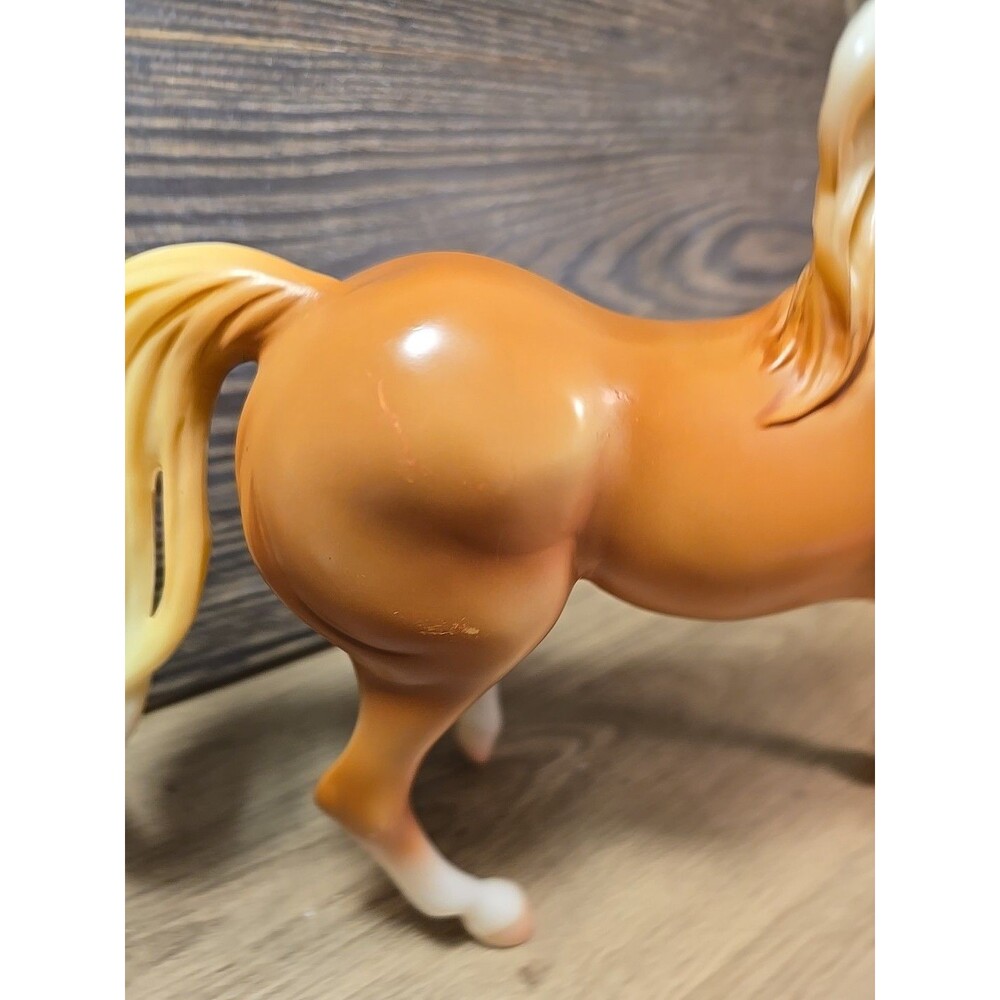 Breyer Spirits Chica Linda Dream work #9201 Retired 2002 - Picture 4 of 13
